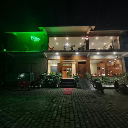 Tierra Hotel Cum Restaurant Kāziranga Kültér fotó