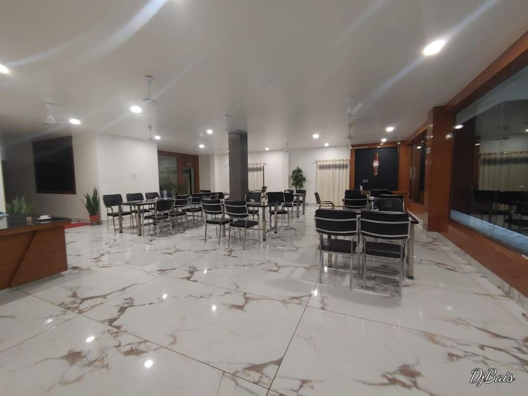 Tierra Hotel Cum Restaurant Kāziranga Kültér fotó
