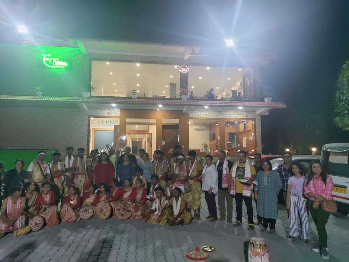 Tierra Hotel Cum Restaurant Kāziranga Kültér fotó