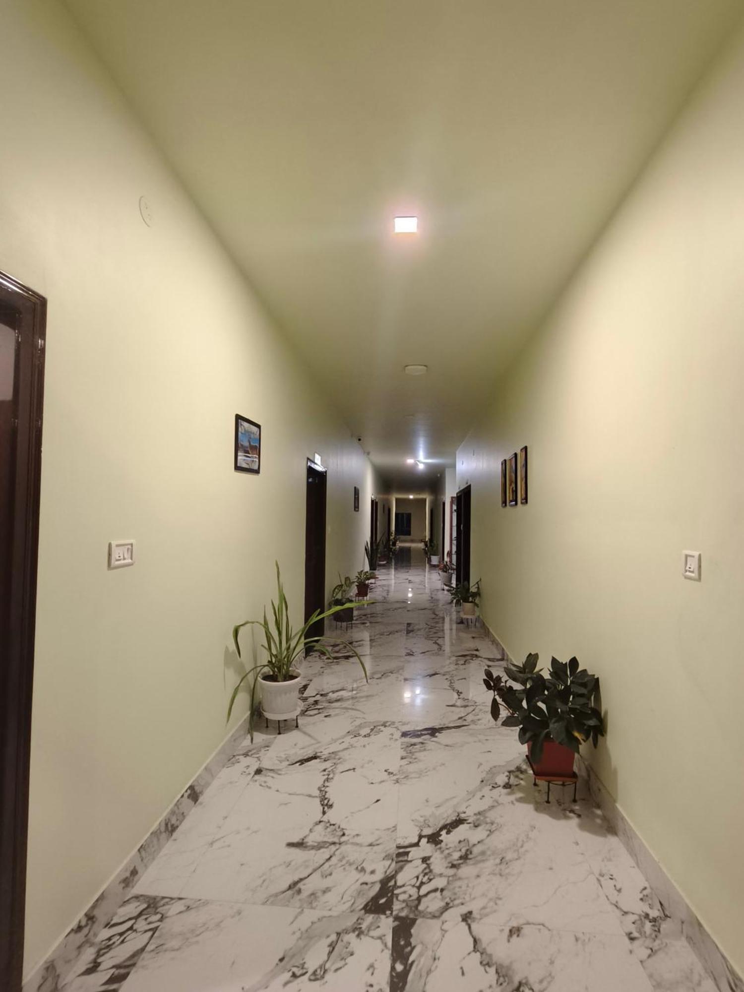 Tierra Hotel Cum Restaurant Kāziranga Kültér fotó