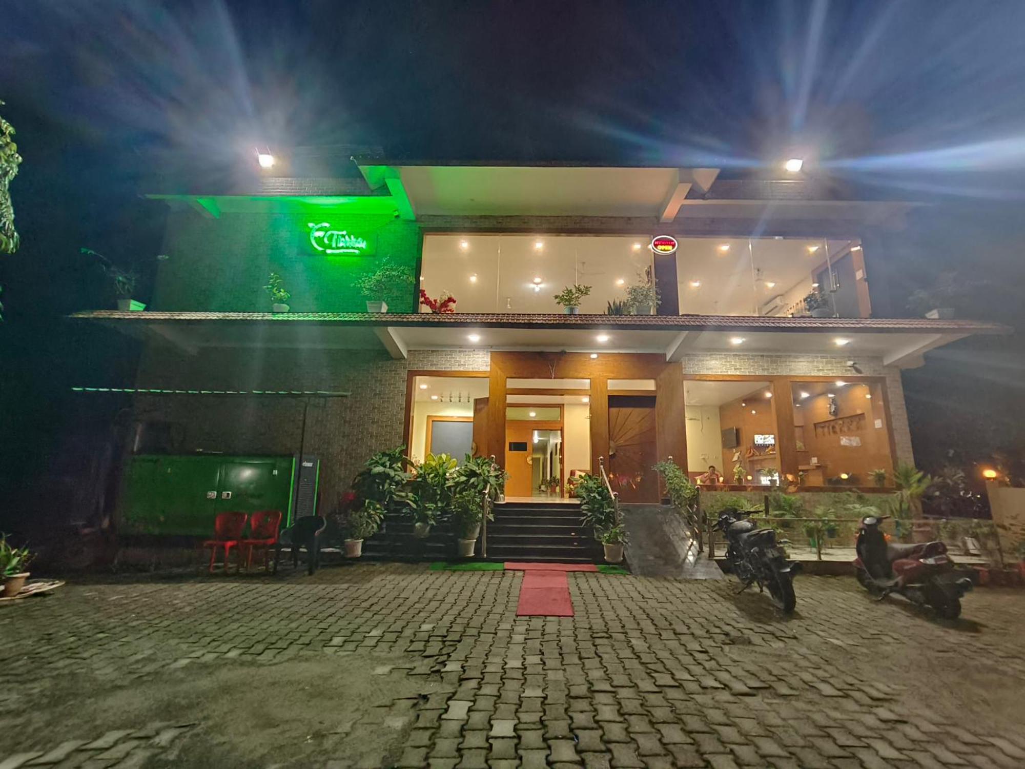 Tierra Hotel Cum Restaurant Kāziranga Kültér fotó
